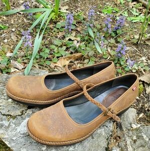 Ecco Brown Leather Flats with Strap